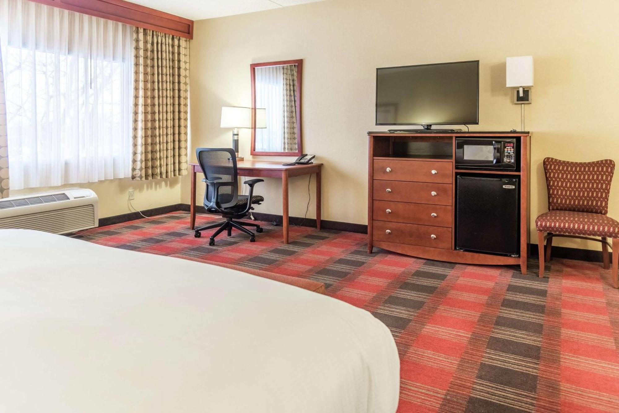 Doubletree By Hilton Holland Hotell Eksteriør bilde